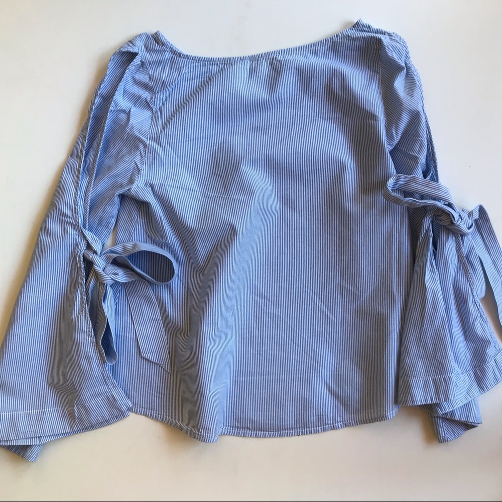 Nordstrom’s BP Bell Sleeve Blouse - Picture 4 of 5